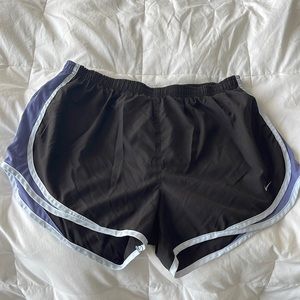 Women’s Large Nike Shorts